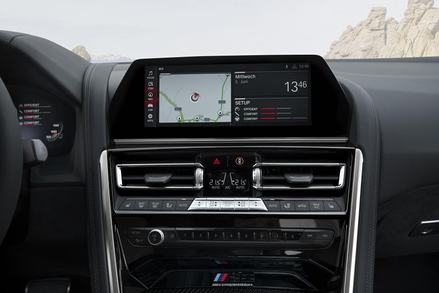 Детали интерьера BMW M8 Competition Coupe (F92) 2019 года  (WW) (фото 33 из 59)